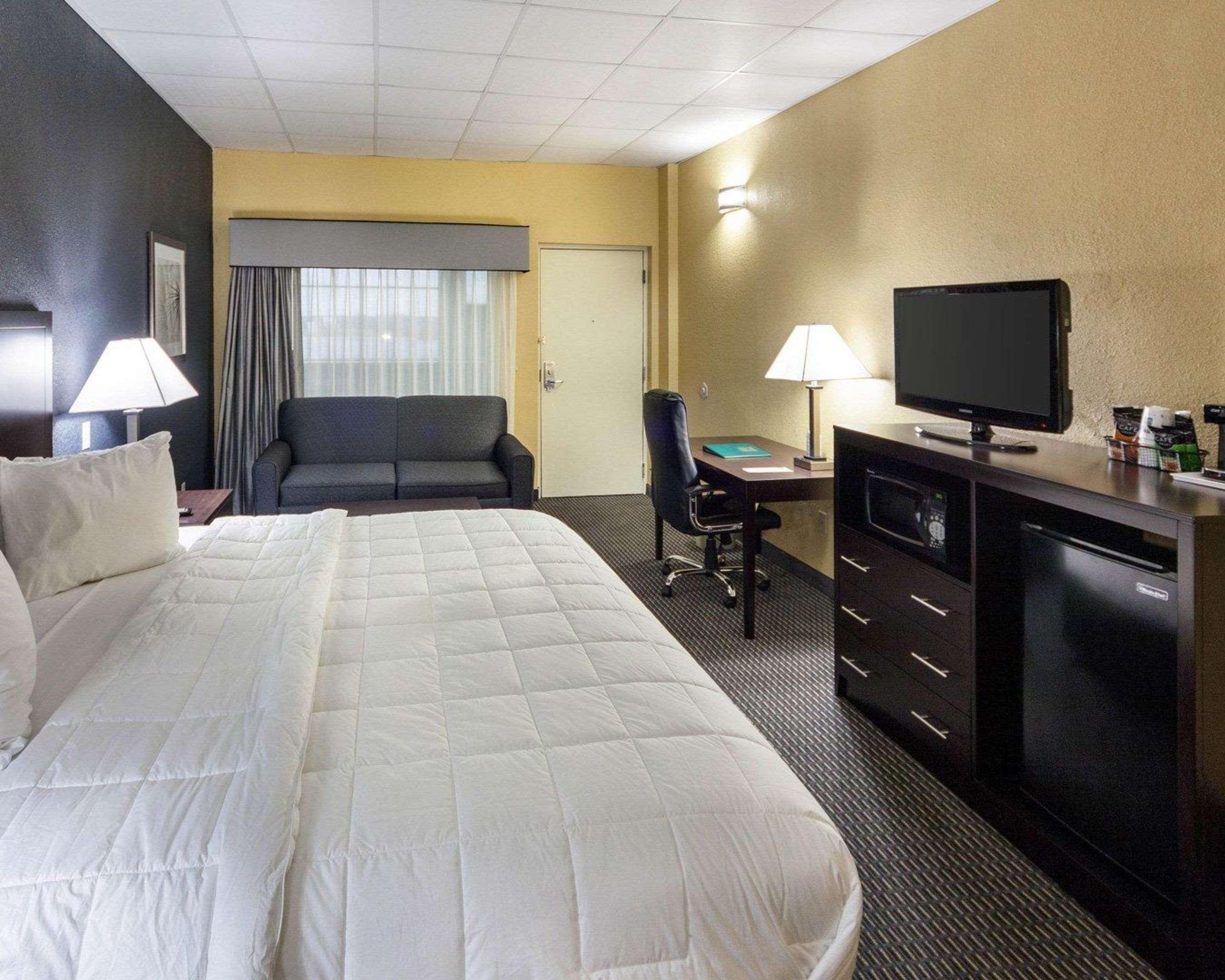 Quality Inn Montpelier Екстериор снимка